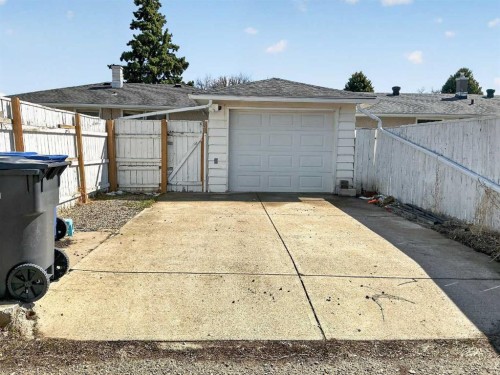 1134 Lakeway Boulevard South, Lethbridge, AB - Outdoor With Exterior