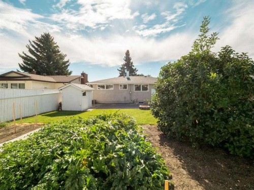 1134 Lakeway Boulevard South, Lethbridge, AB - Outdoor