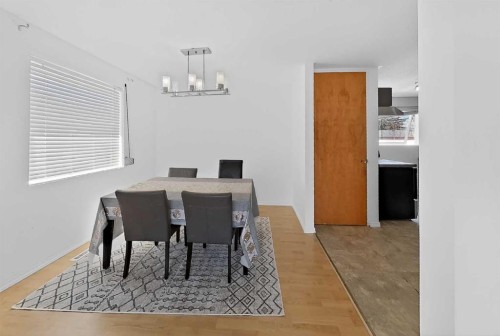 1134 Lakeway Boulevard South, Lethbridge, AB - Indoor Photo Showing Dining Room