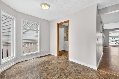 32 Millrise Crescent Sw, Calgary, AB - Indoor Photo Showing Other Room