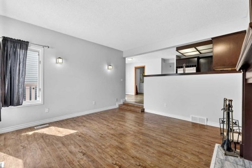 32 Millrise Crescent Sw, Calgary, AB - Indoor