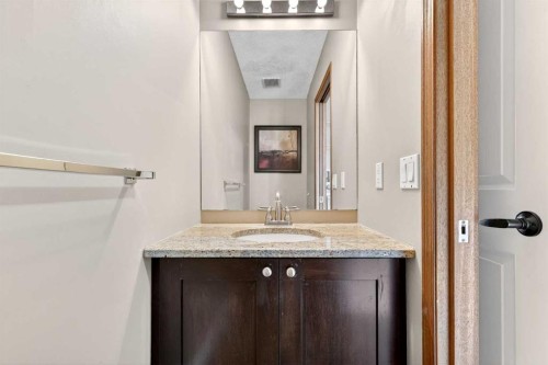 32 Millrise Crescent Sw, Calgary, AB - Indoor Photo Showing Bathroom