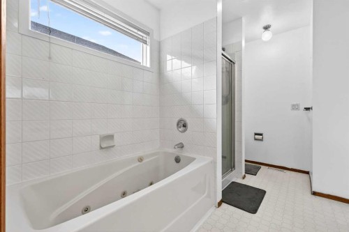 32 Millrise Crescent Sw, Calgary, AB - Indoor Photo Showing Bathroom
