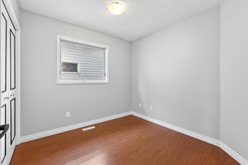 32 Millrise Crescent Sw, Calgary, AB - Indoor Photo Showing Other Room