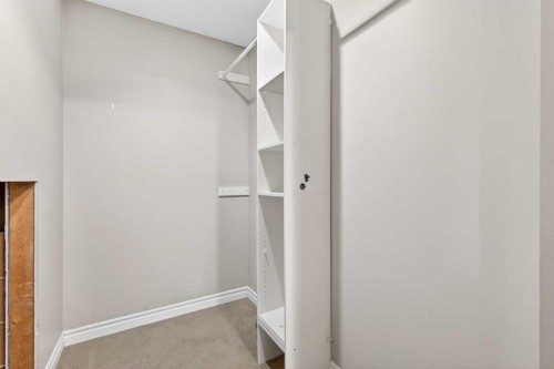 32 Millrise Crescent Sw, Calgary, AB - Indoor Photo Showing Other Room