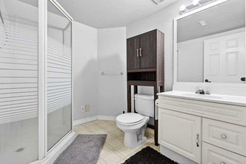 32 Millrise Crescent Sw, Calgary, AB - Indoor Photo Showing Bathroom