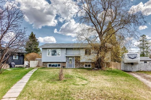 3 Shannon Close, Olds, AB - Outdoor