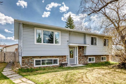 3 Shannon Close, Olds, AB - Outdoor