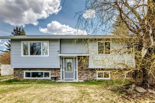 3 Shannon Close, Olds, AB - Outdoor
