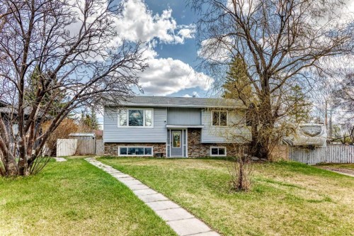 3 Shannon Close, Olds, AB - Outdoor
