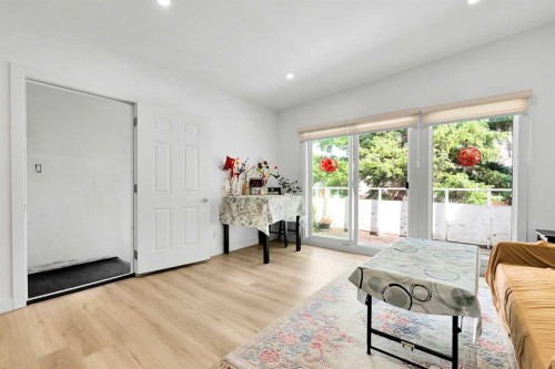 5023 North Haven Drive Nw, Calgary, AB - Indoor Photo Showing Other Room