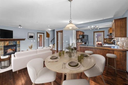503-108 Armstrong Place, Canmore, AB - Indoor Photo Showing Dining Room