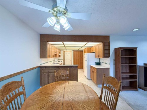 4117 Silverpark Estates Close, Olds, AB - Indoor Photo Showing Dining Room
