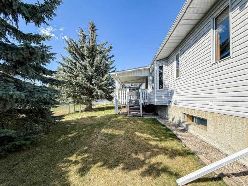 4117 Silverpark Estates Close, Olds, AB - Outdoor