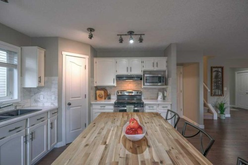 121 Chaparral Way Se, Calgary, AB - Indoor Photo Showing Kitchen