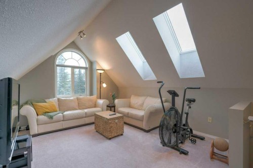 121 Chaparral Way Se, Calgary, AB - Indoor