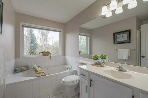 121 Chaparral Way Se, Calgary, AB - Indoor Photo Showing Bathroom