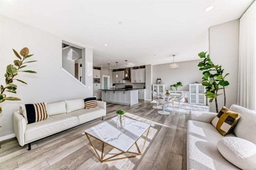 73 Lucas Heights Nw, Calgary, AB - Indoor Photo Showing Living Room