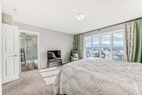 73 Lucas Heights Nw, Calgary, AB - Indoor Photo Showing Bedroom