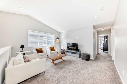 73 Lucas Heights Nw, Calgary, AB - Indoor Photo Showing Living Room