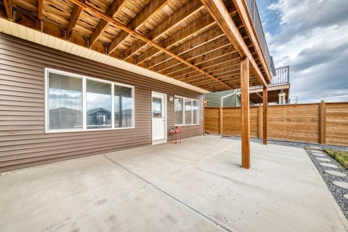 73 Lucas Heights Nw, Calgary, AB - Outdoor