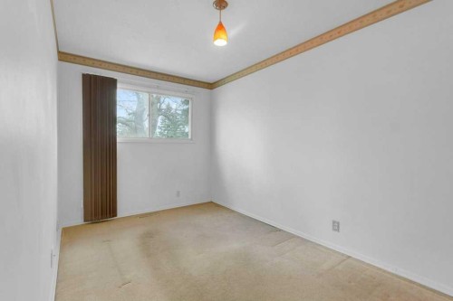 66 34 Avenue Sw, Calgary, AB - Indoor Photo Showing Other Room
