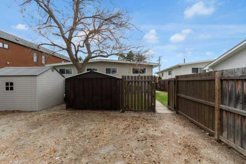 66 34 Avenue Sw, Calgary, AB - Outdoor