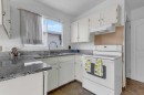 66 34 Avenue Sw, Calgary, AB  - Indoor Photo Showing Kitchen 