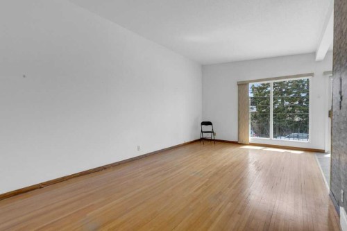 66 34 Avenue Sw, Calgary, AB - Indoor Photo Showing Other Room