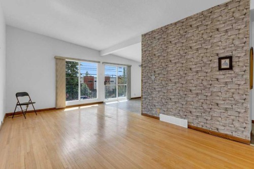 66 34 Avenue Sw, Calgary, AB - Indoor