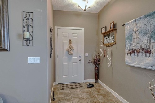 1936 High Park Circle Nw, High River, AB - Indoor Photo Showing Other Room