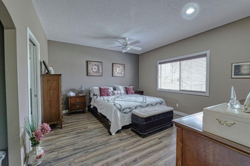 1936 High Park Circle Nw, High River, AB - Indoor Photo Showing Bedroom
