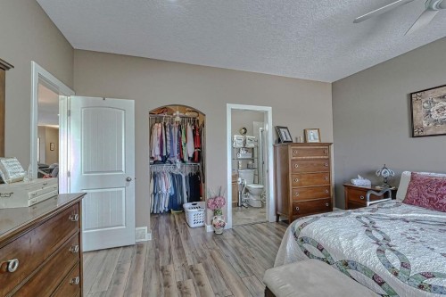1936 High Park Circle Nw, High River, AB - Indoor Photo Showing Bedroom