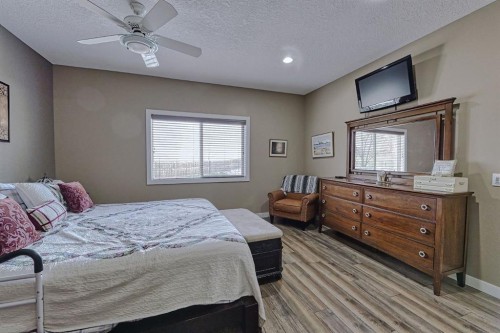 1936 High Park Circle Nw, High River, AB - Indoor Photo Showing Bedroom