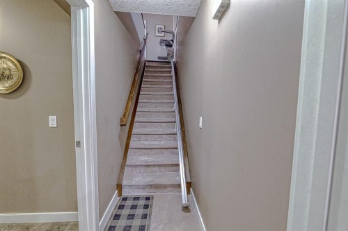 1936 High Park Circle Nw, High River, AB - Indoor Photo Showing Other Room