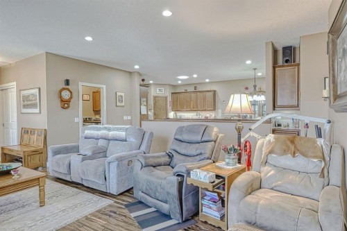 1936 High Park Circle Nw, High River, AB - Indoor Photo Showing Living Room
