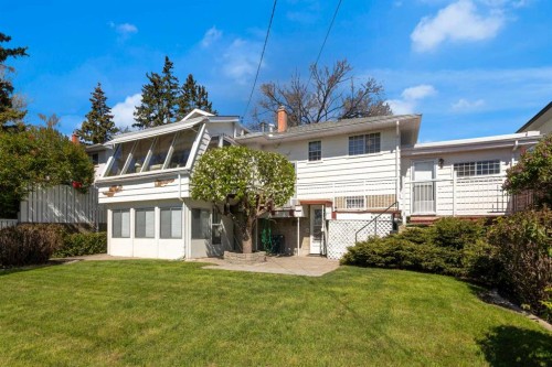 1031 Thorneycroft Drive Nw, Calgary, AB - Outdoor