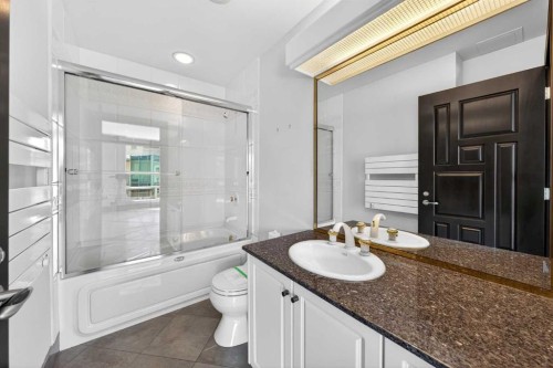 1401-837 2 Avenue Sw, Calgary, AB - Indoor Photo Showing Bathroom
