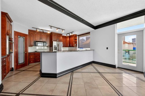 1401-837 2 Avenue Sw, Calgary, AB - Indoor Photo Showing Kitchen