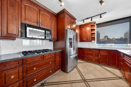 1401-837 2 Avenue Sw, Calgary, AB - Indoor Photo Showing Kitchen
