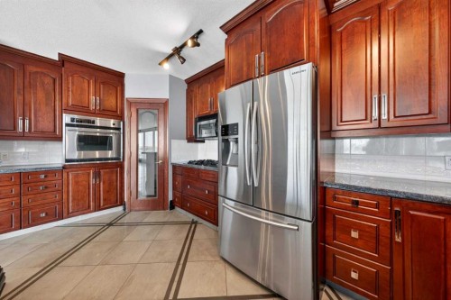 1401-837 2 Avenue Sw, Calgary, AB - Indoor Photo Showing Kitchen