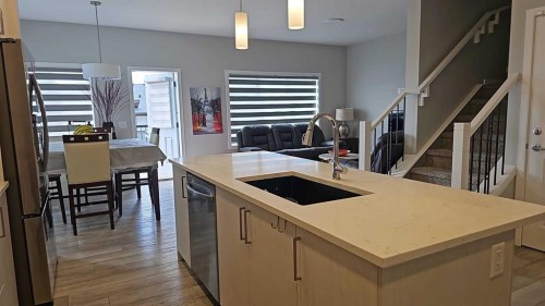 210 Lucas Close Nw, Calgary, AB - Indoor Photo Showing Kitchen