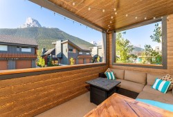 201G-209 Stewart Creek Rise Canmore, AB T1W 0N9