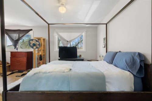 252 Templeview Way Ne, Calgary, AB - Indoor Photo Showing Bedroom