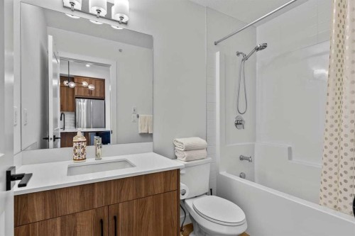404-50 Sage Hill Walk Nw, Calgary, AB - Indoor Photo Showing Bathroom