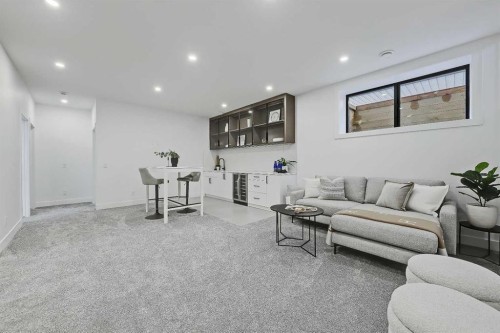84 Cambrian Drive Nw, Calgary, AB 