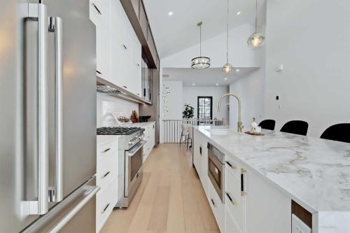 84 Cambrian Drive Nw, Calgary, AB 