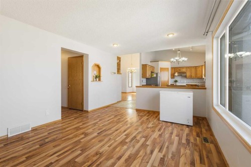 119 Citadel Hills Place Nw, Calgary, AB - Indoor Photo Showing Kitchen