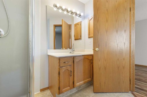 119 Citadel Hills Place Nw, Calgary, AB - Indoor Photo Showing Bathroom