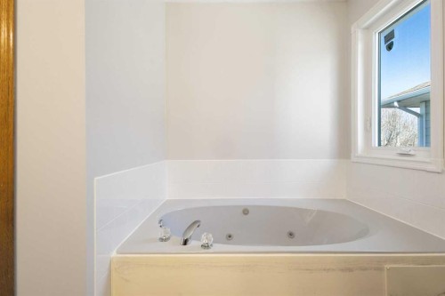 119 Citadel Hills Place Nw, Calgary, AB - Indoor Photo Showing Bathroom
